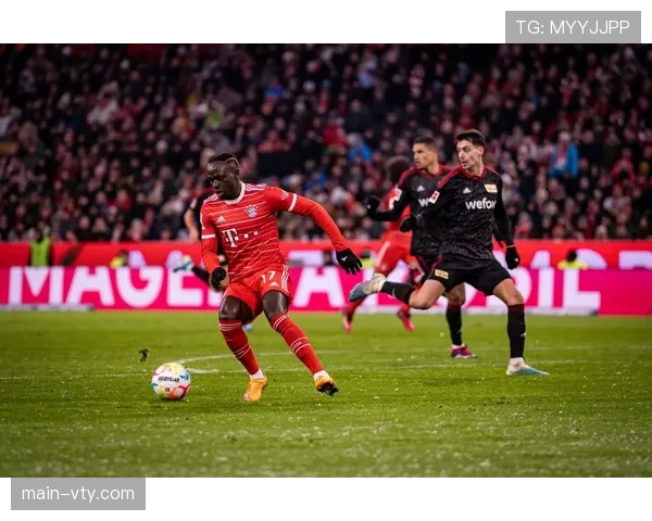 拜仁慕尼黑轻取圣吉罗斯 阵容深度保障主场强势延续